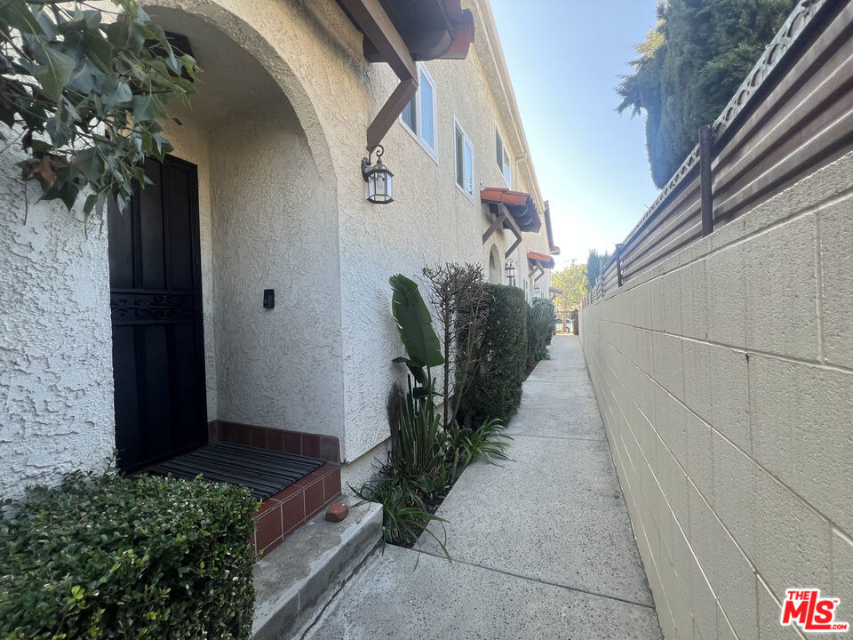 1443 25th Street - Photo 1