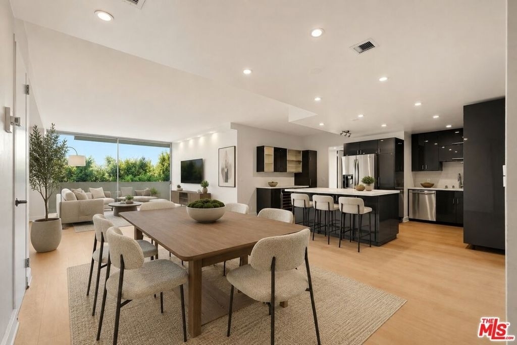 10433 Wilshire Boulevard - Photo 0