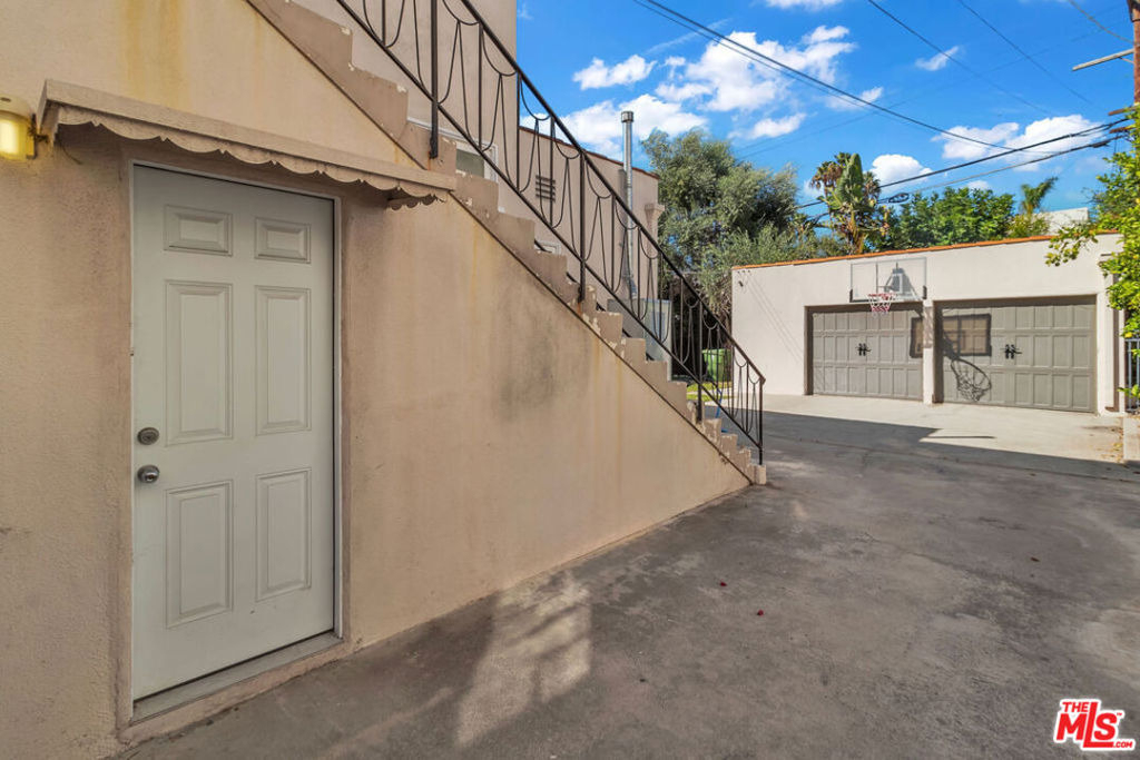 8349 W 4th Street - Photo 36
