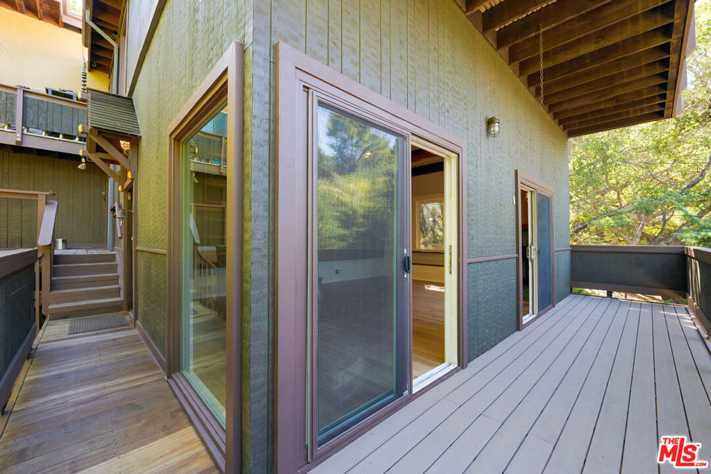 3602 S Lankershim Boulevard - Photo 3
