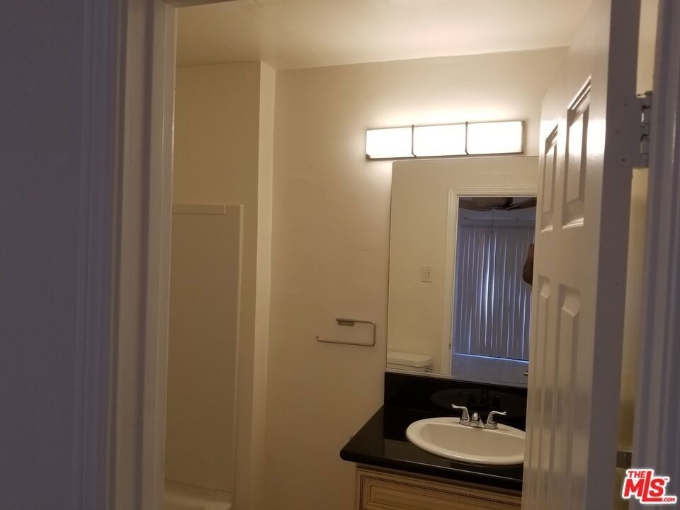 11059 Califa Street - Photo 14