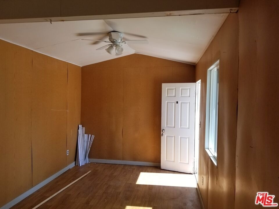 11059 Califa Street - Photo 27