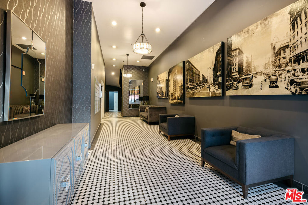 253 S Broadway - Photo 19