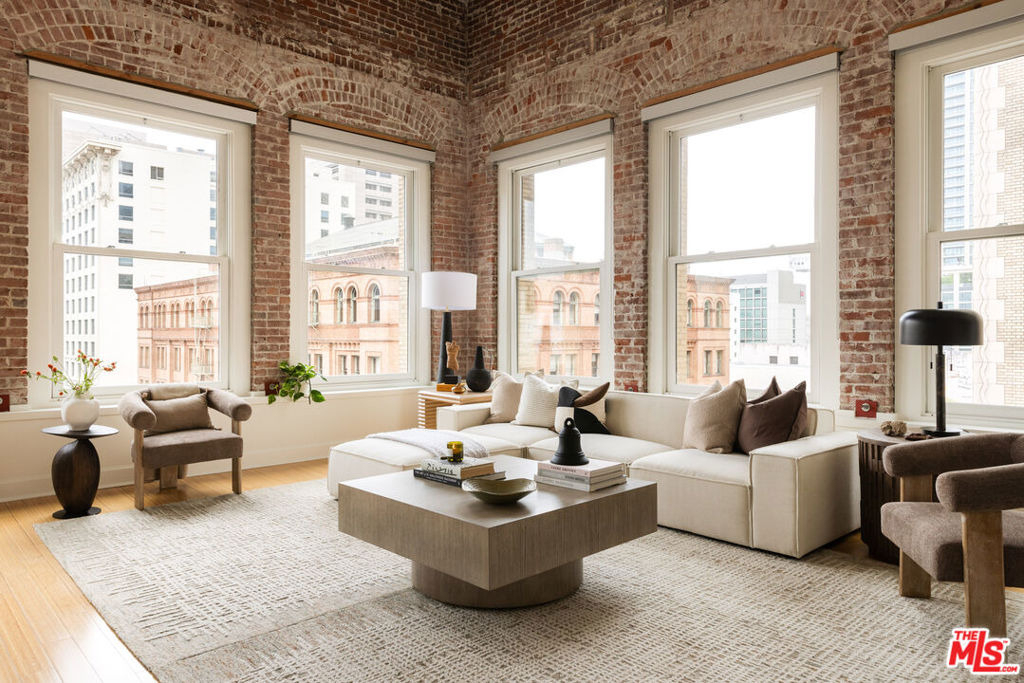 253 S Broadway - Photo 9