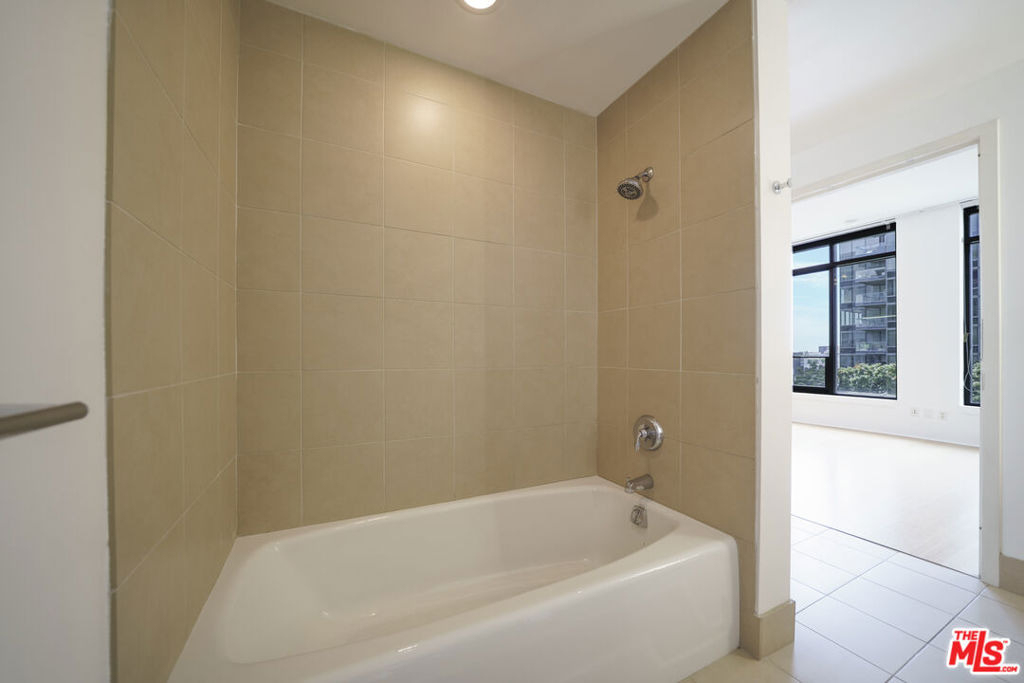 1111 S Grand Avenue - Photo 8