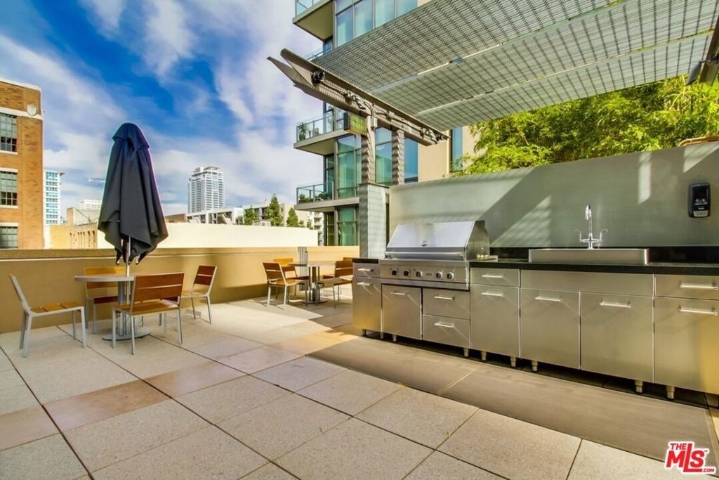 1111 S Grand Avenue - Photo 13