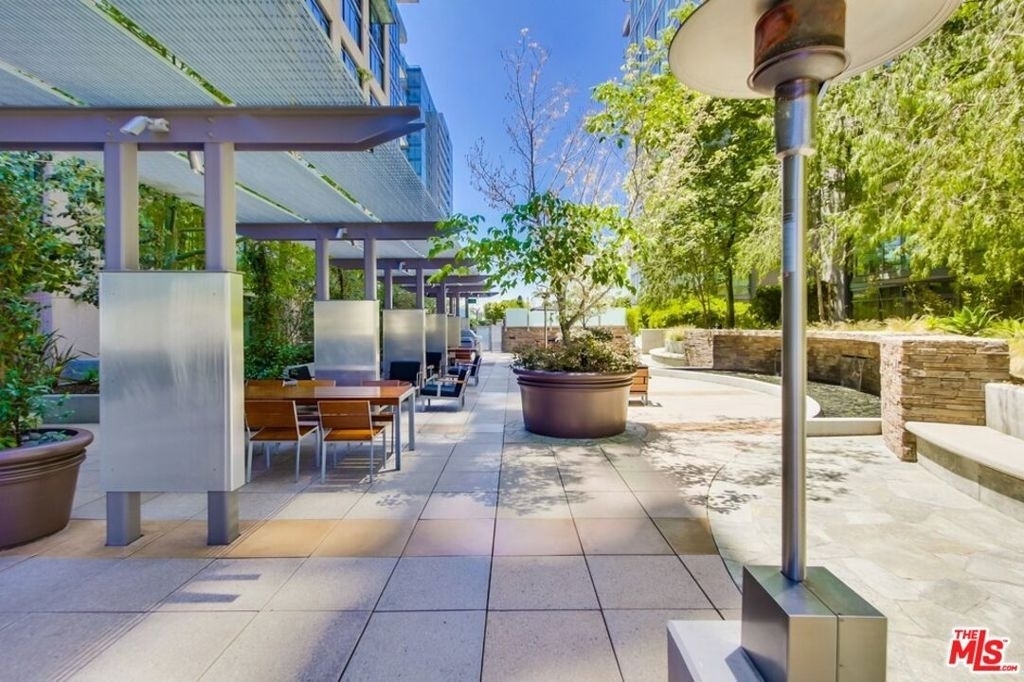 1111 S Grand Avenue - Photo 12