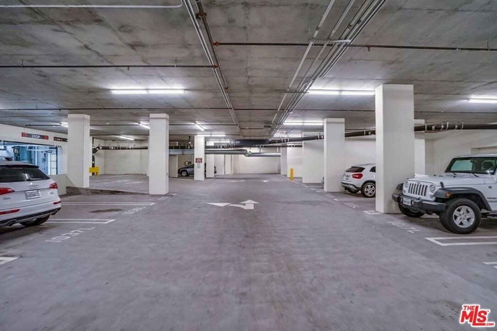 1111 S Grand Avenue - Photo 19