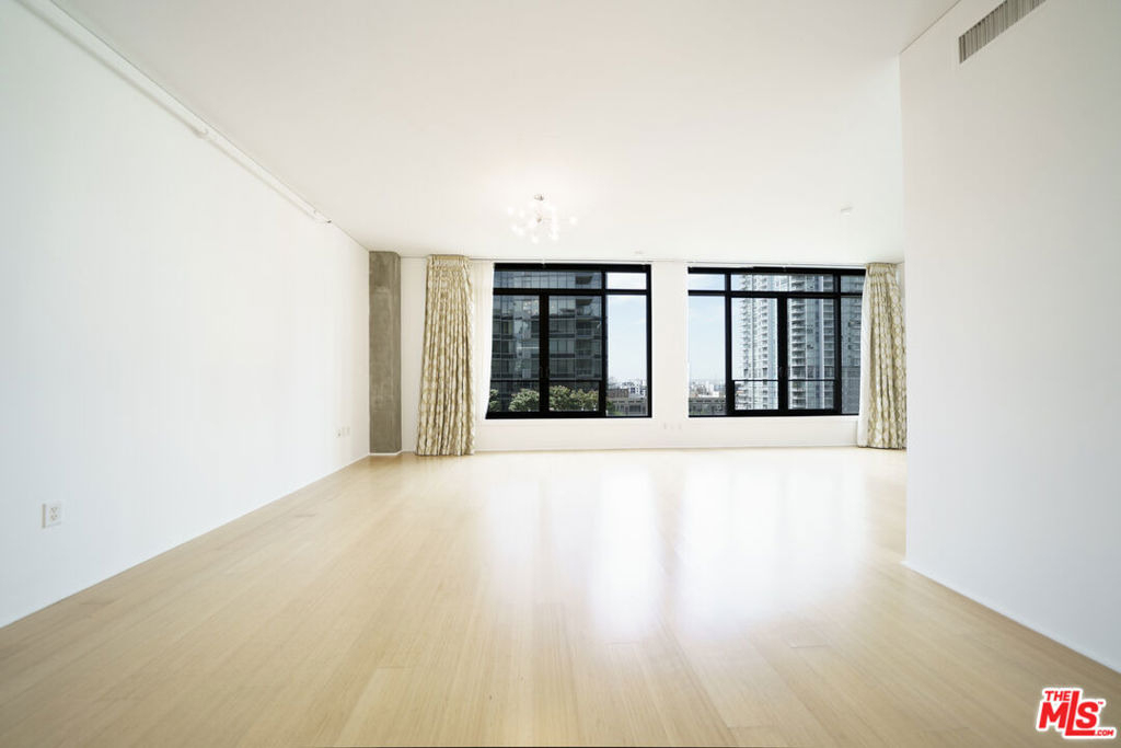1111 S Grand Avenue - Photo 3