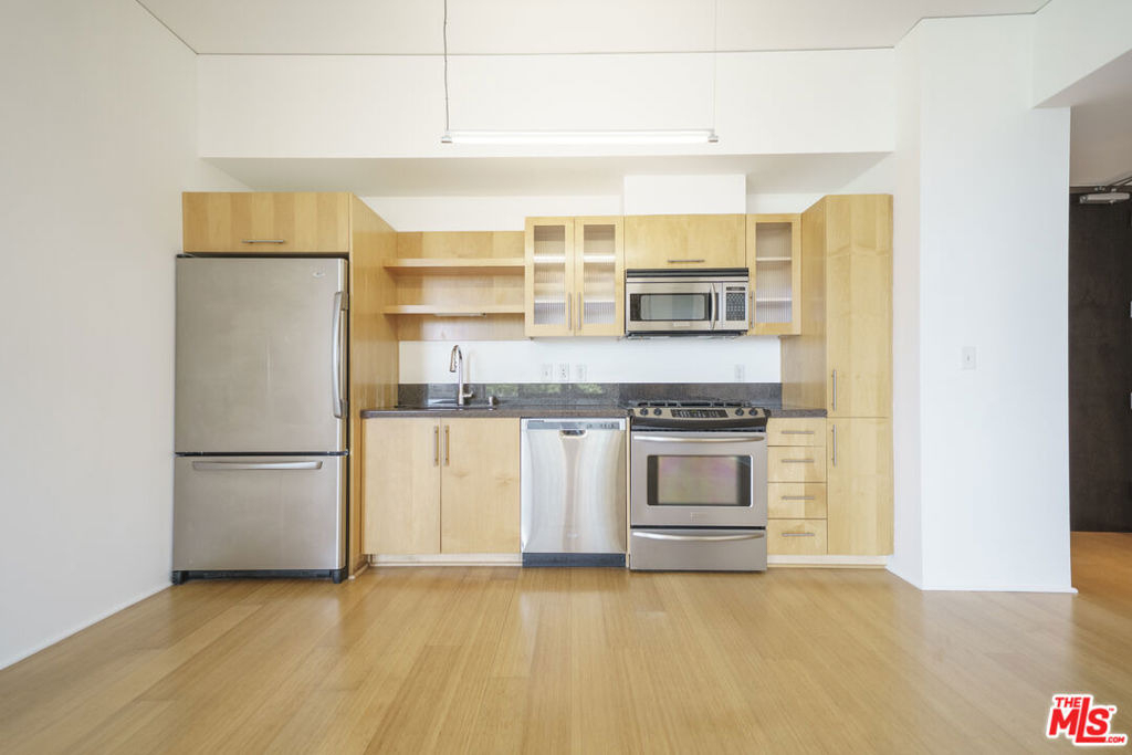 1111 S Grand Avenue - Photo 2