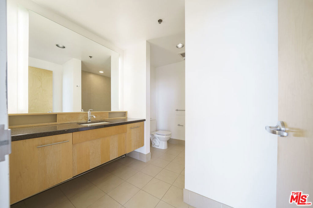 1111 S Grand Avenue - Photo 7