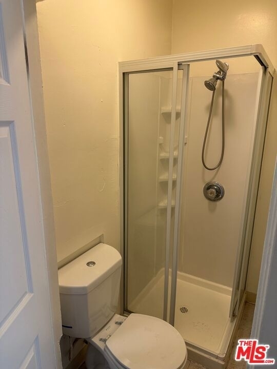 2646 Kenwood Ave - Photo 11