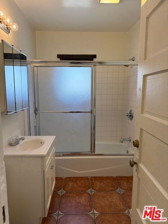 2646 Kenwood Ave - Photo 12
