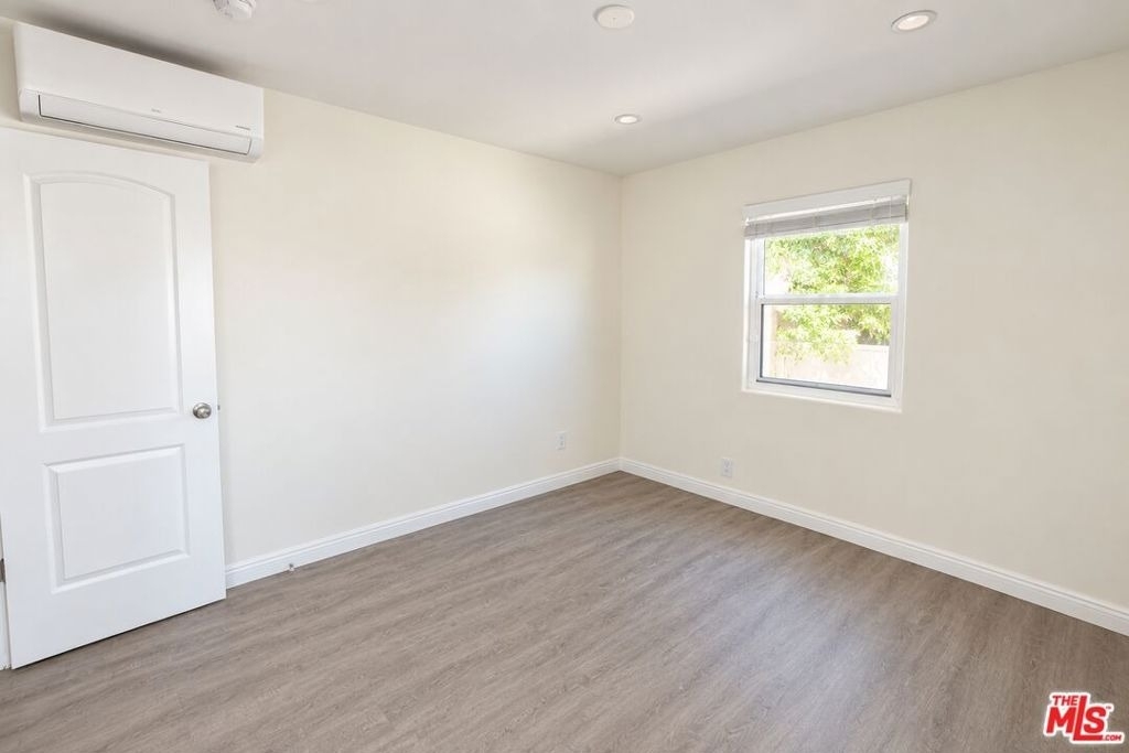 5218 Navarro Street - Photo 6