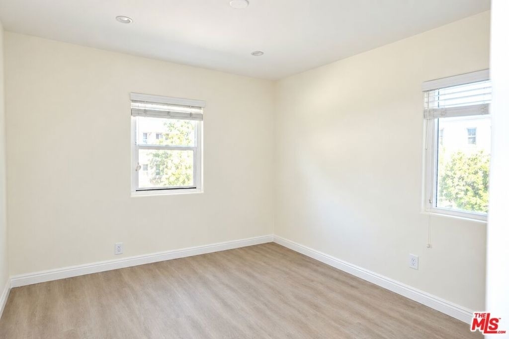 5218 Navarro Street - Photo 7