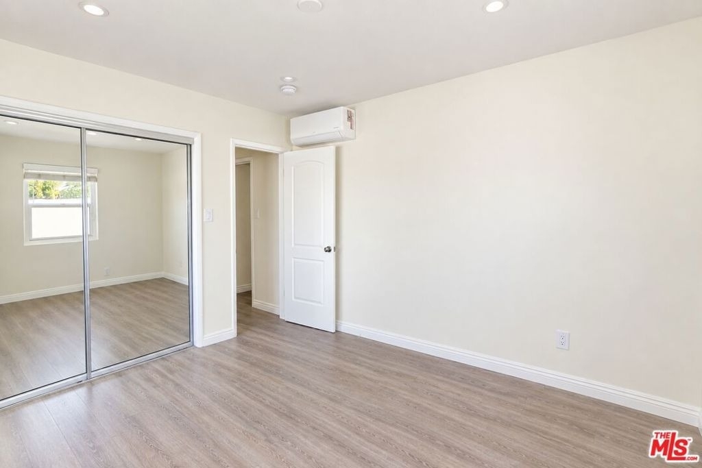 5218 Navarro Street - Photo 5
