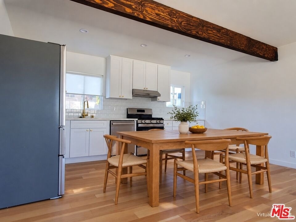 1491 Scott Ave - Photo 4