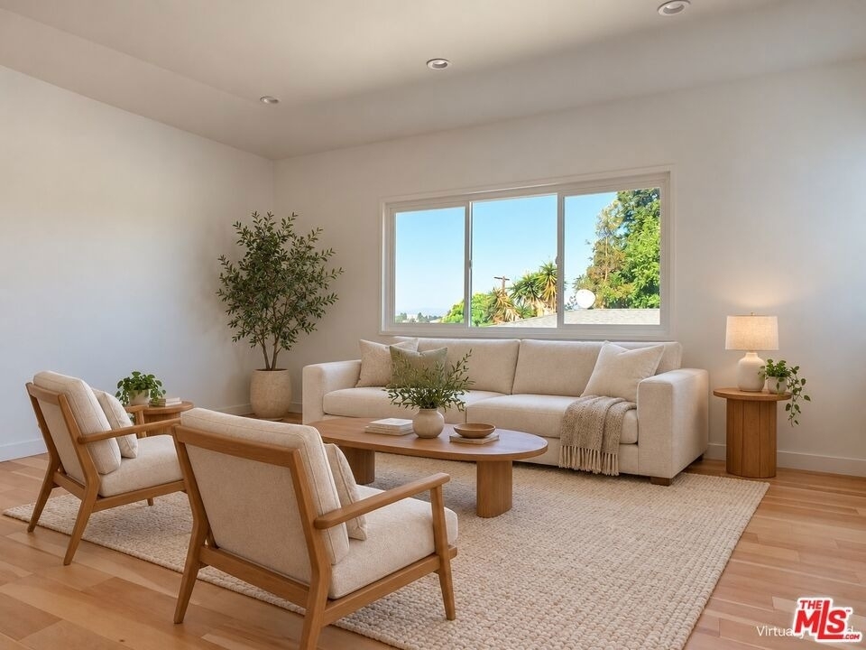 1491 Scott Ave - Photo 2
