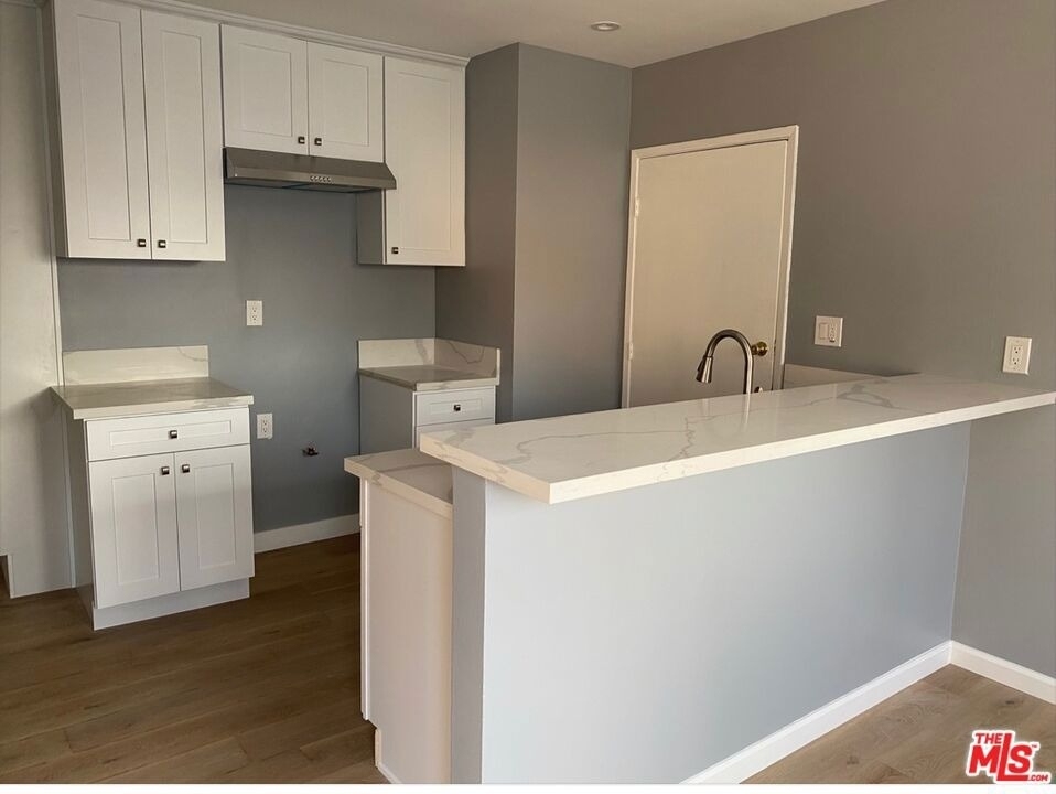 218 E 81st Street - Photo 8