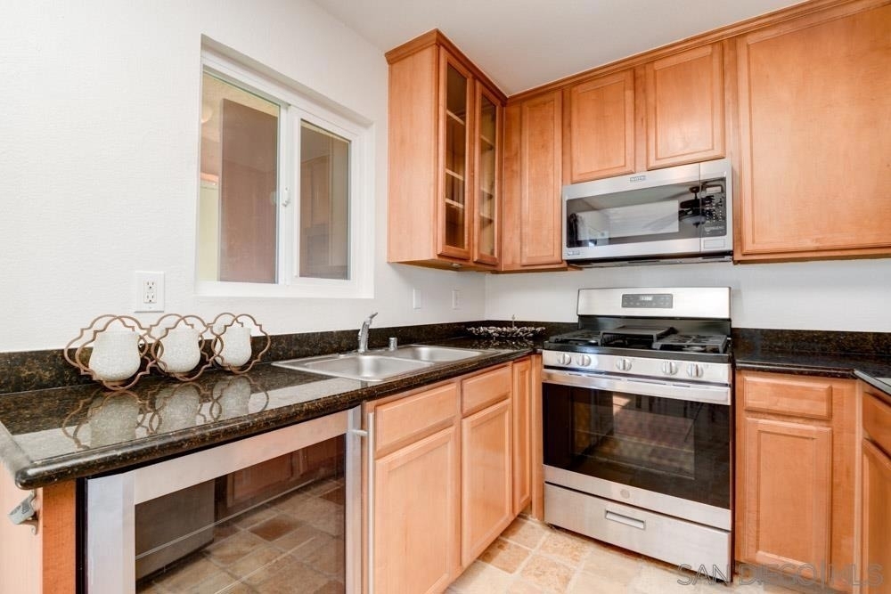 526 Calle Montecito - Photo 2