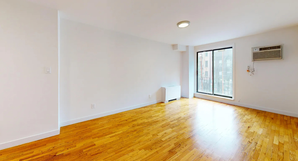 East 77th street  - Photo 1