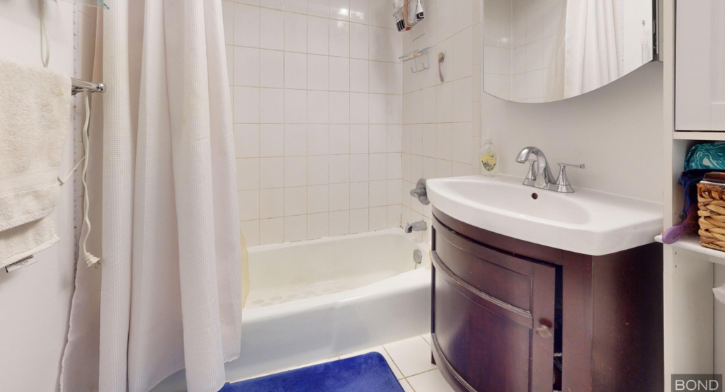 East 88th street  - Photo 8