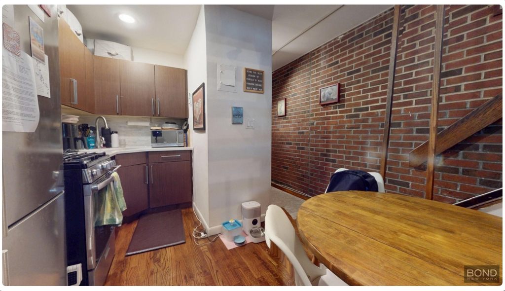 East 88th street  - Photo 3