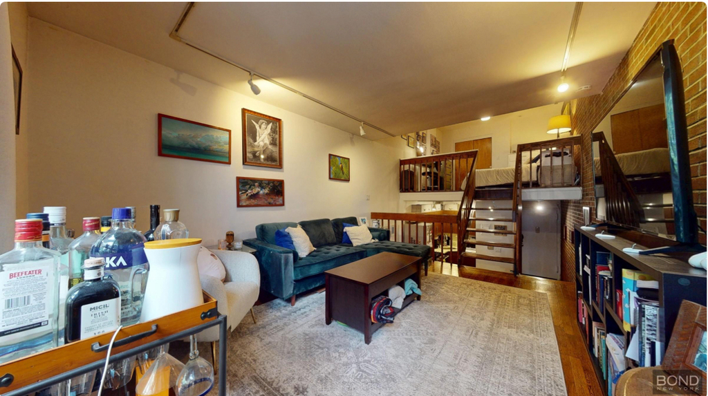 East 88th street  - Photo 1