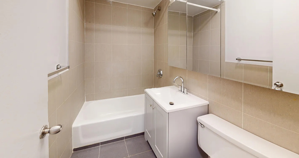 East 77th street  - Photo 4