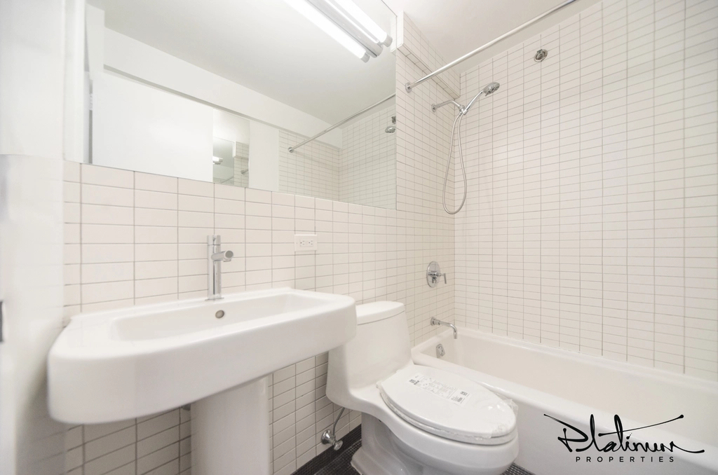 East 39th Street - Photo 4