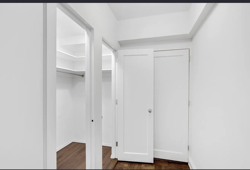 East 76 Street and 5 Ave  - Photo 7