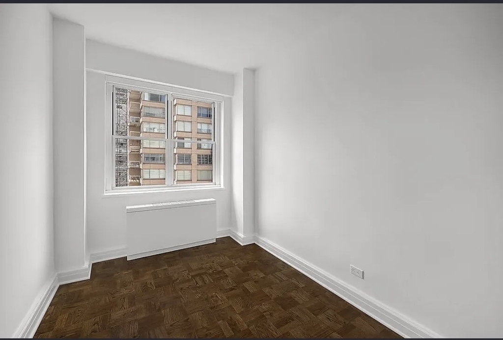 East 68 street and 2nd Ave  - Photo 6