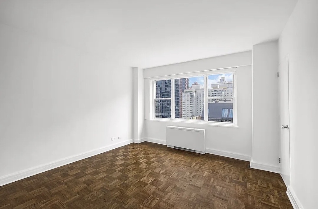 East 68 street and 2nd Ave  - Photo 9