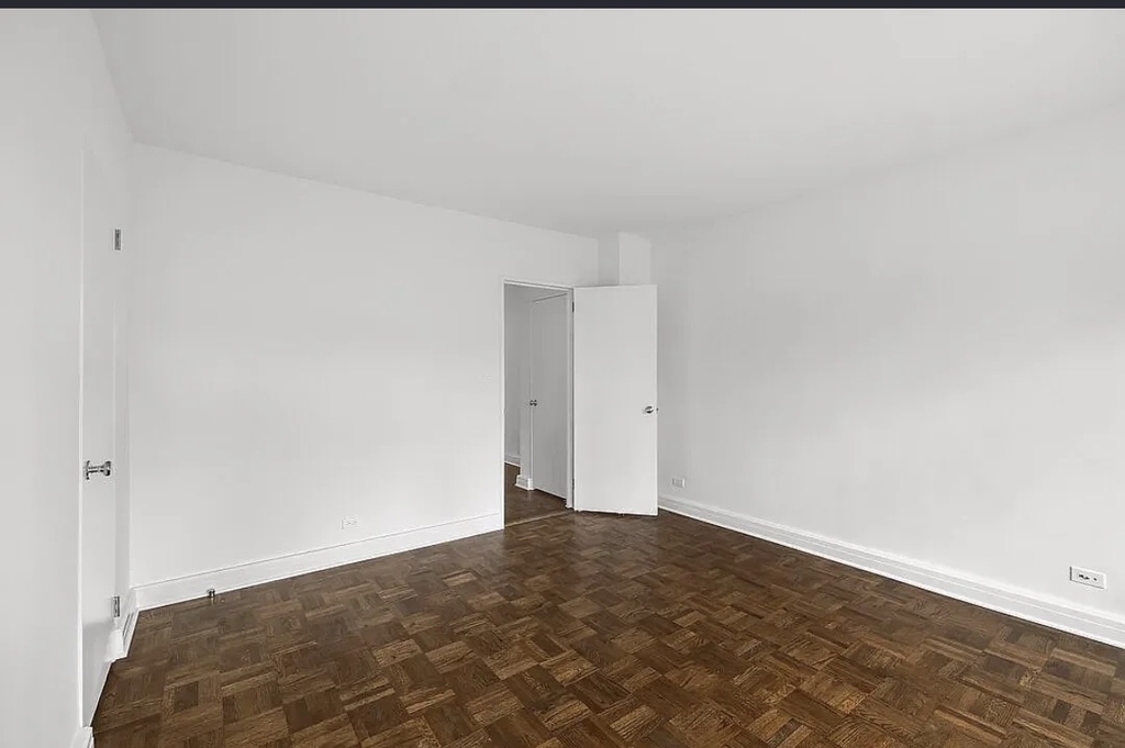 East 68 street and 2nd Ave  - Photo 8