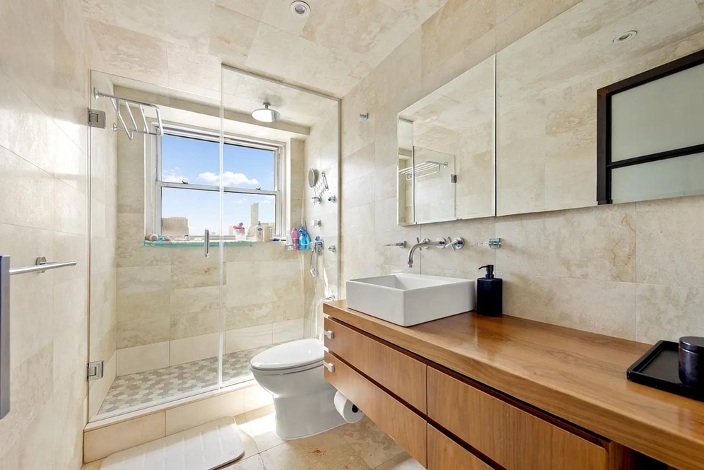 137 East 36th Street - Photo 6