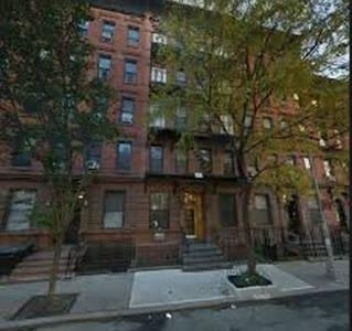 W 50th St - Photo 0