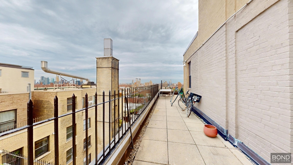 Second Avenue - Photo 10