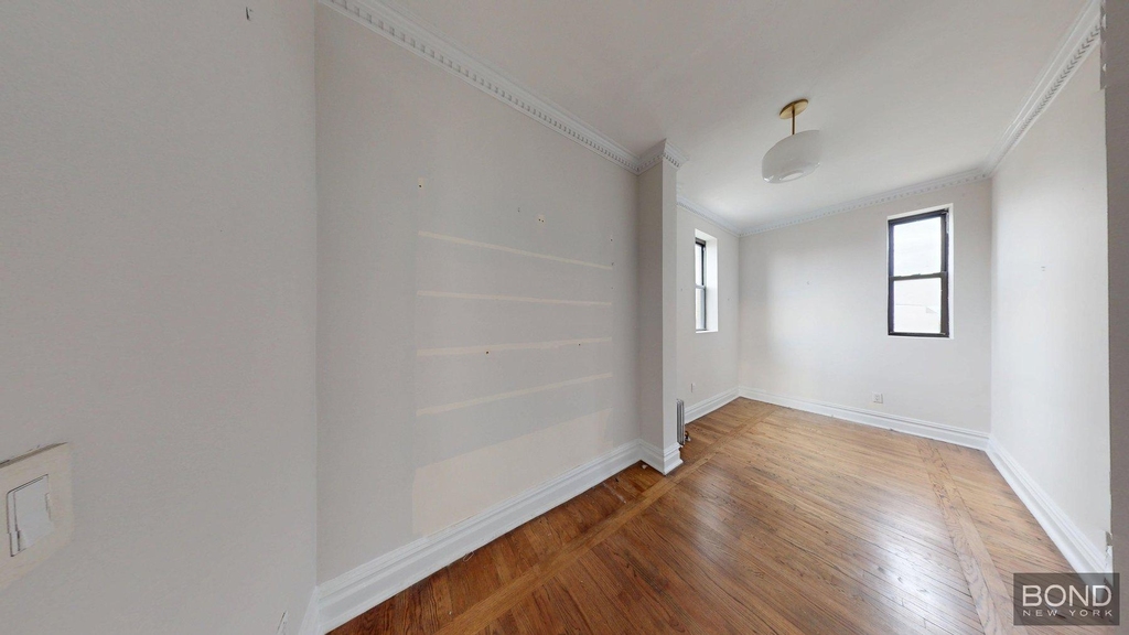 Second Avenue - Photo 5
