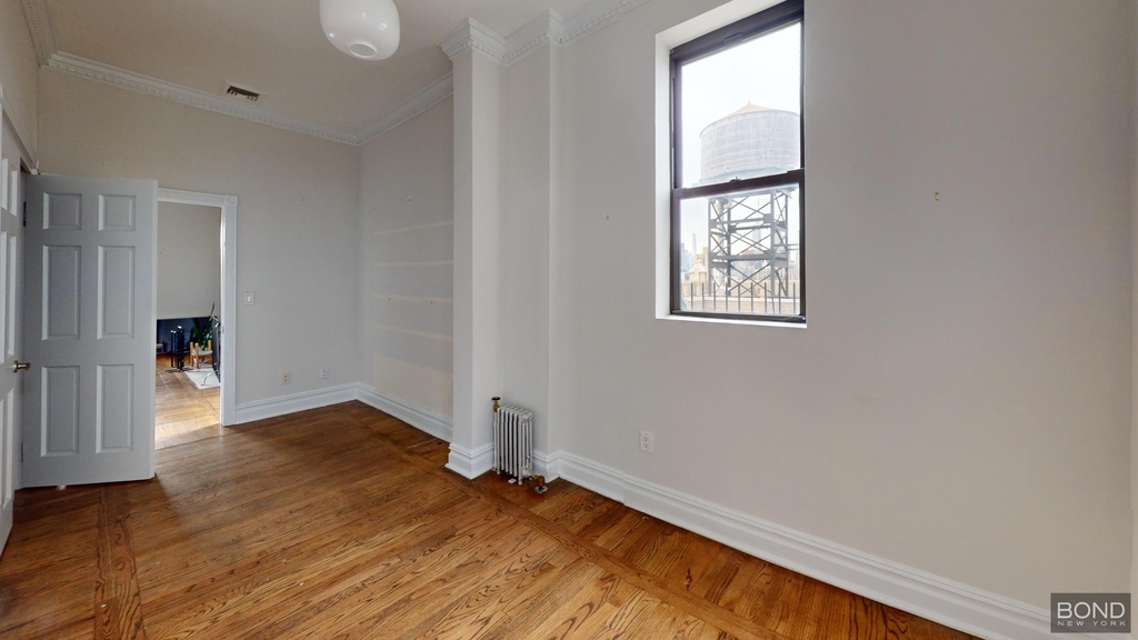 Second Avenue - Photo 6