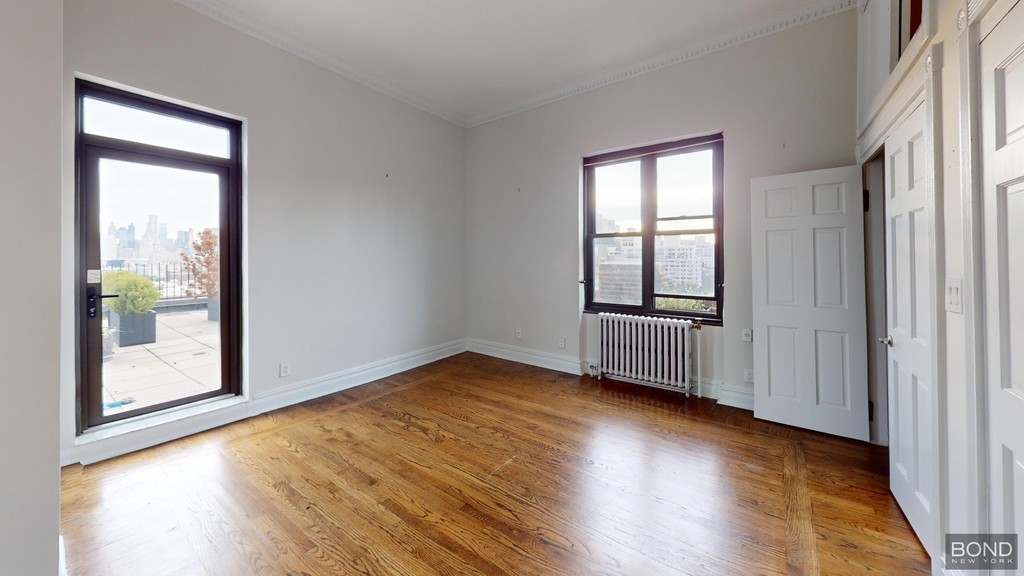 Second Avenue - Photo 7
