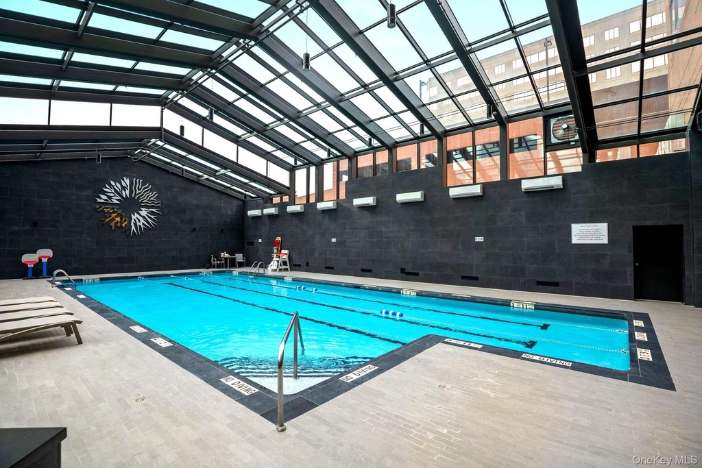 4 Martine Avenue - Photo 13