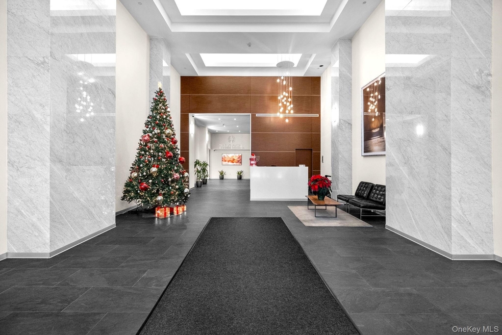 4 Martine Avenue - Photo 9