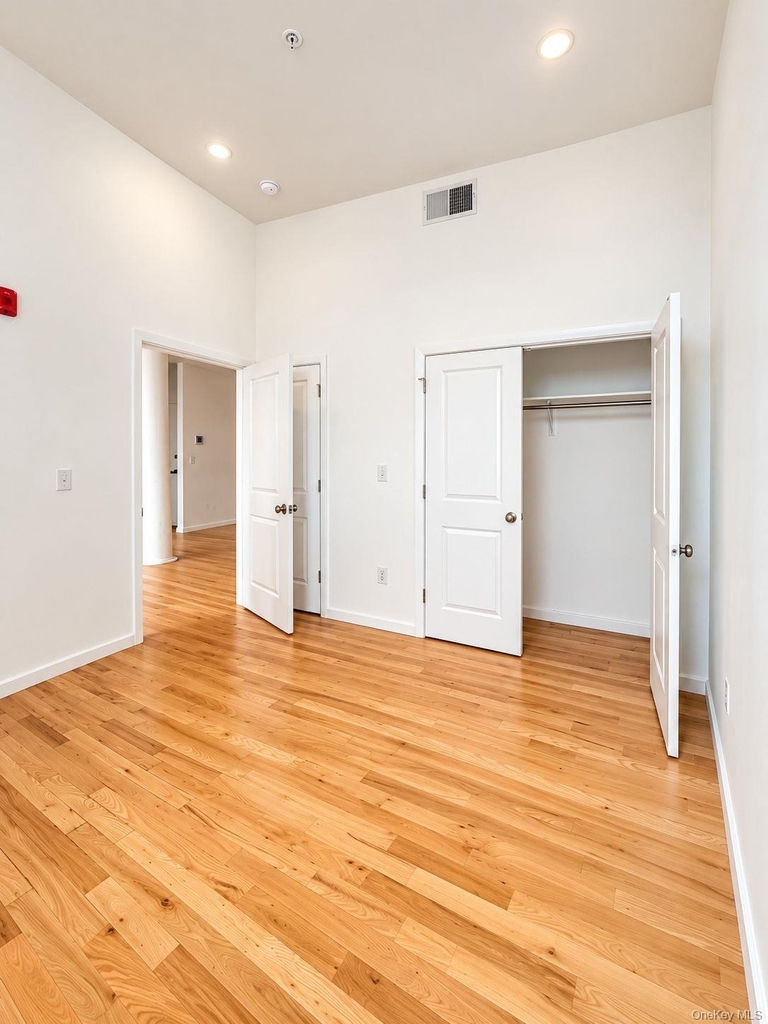 155 S River St - Photo 4
