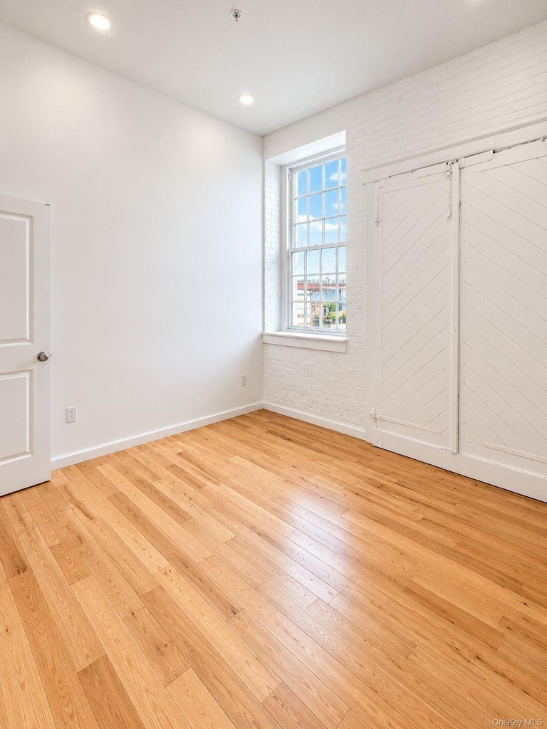 155 S River St - Photo 5