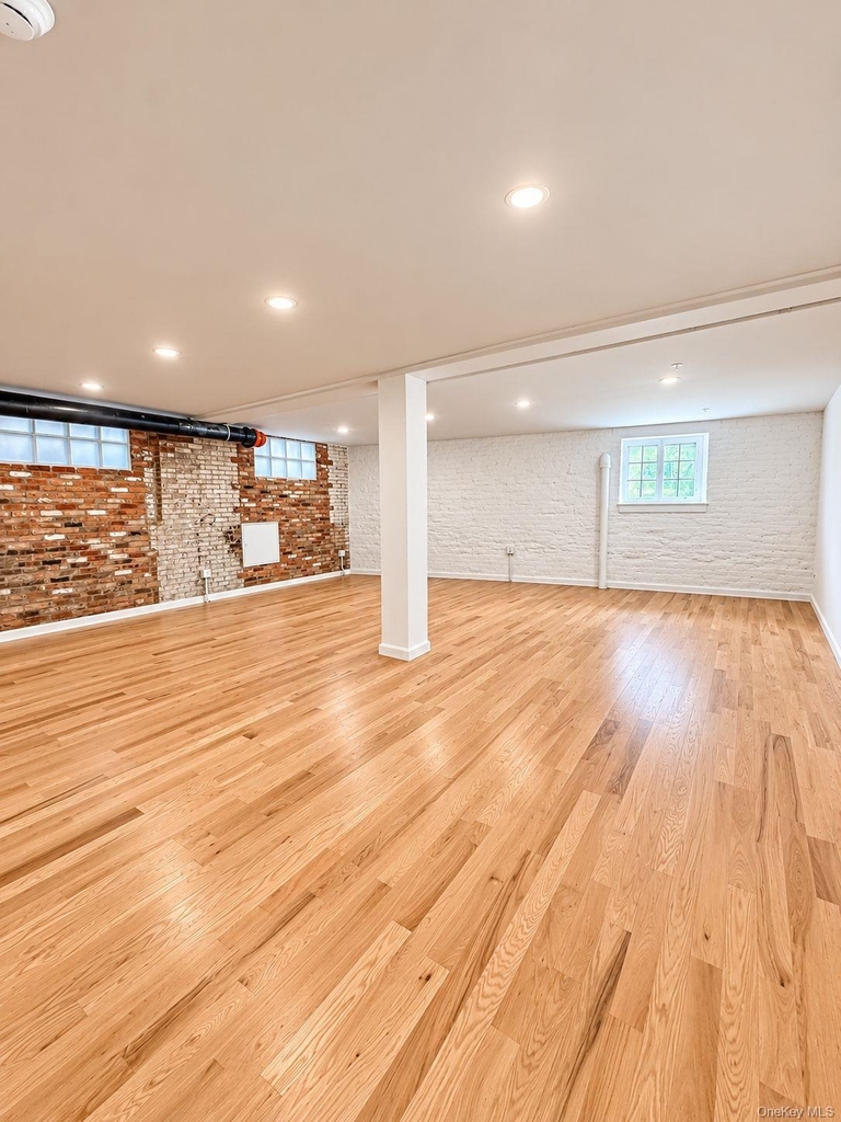 155 S River St - Photo 9