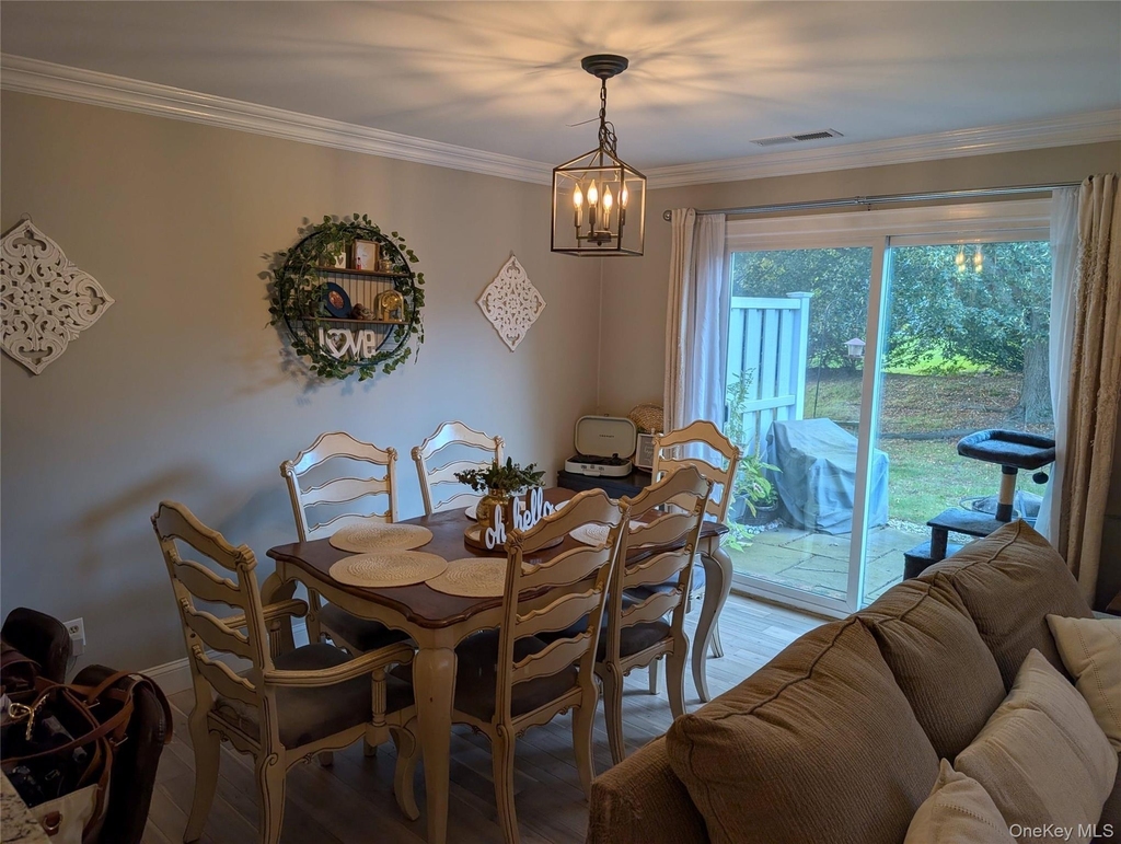 1506 Sara Circle - Photo 7