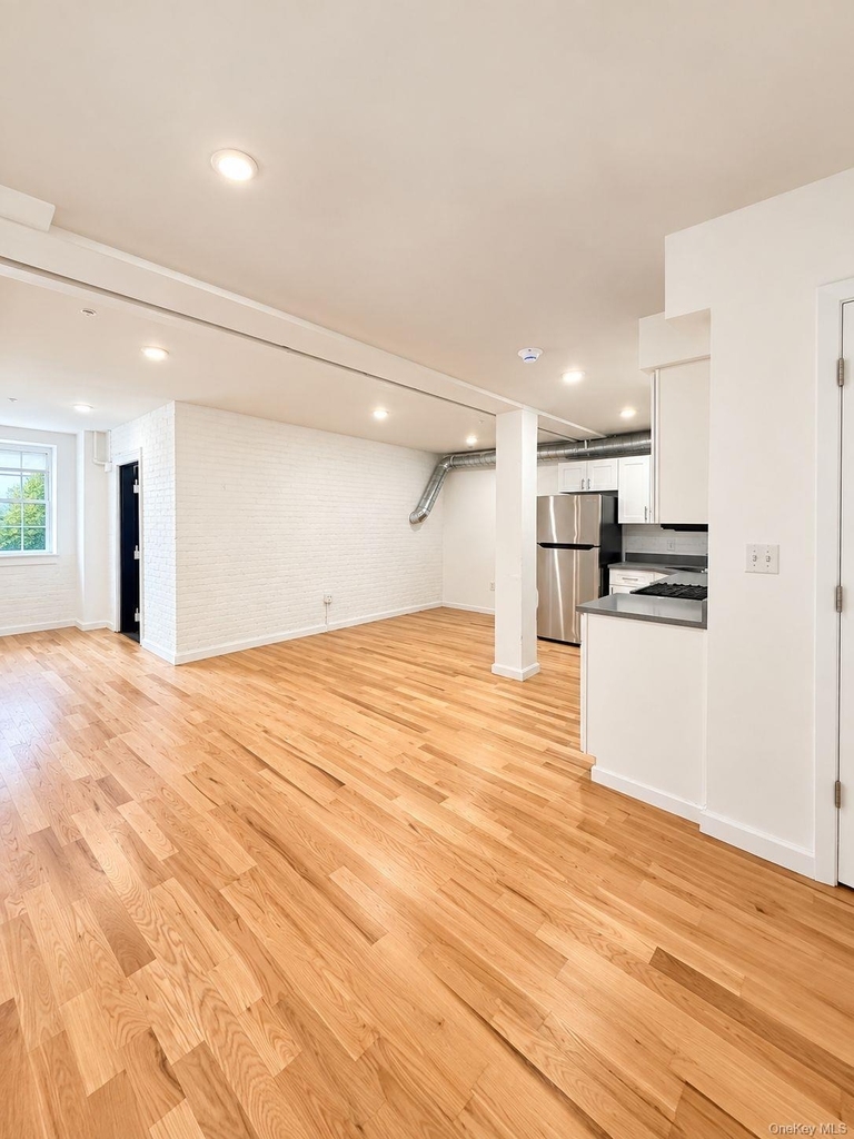 155 S River St - Photo 1