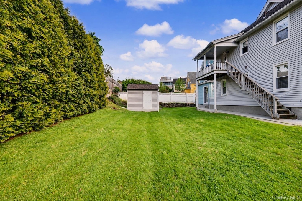 17 Grant Street - Photo 2