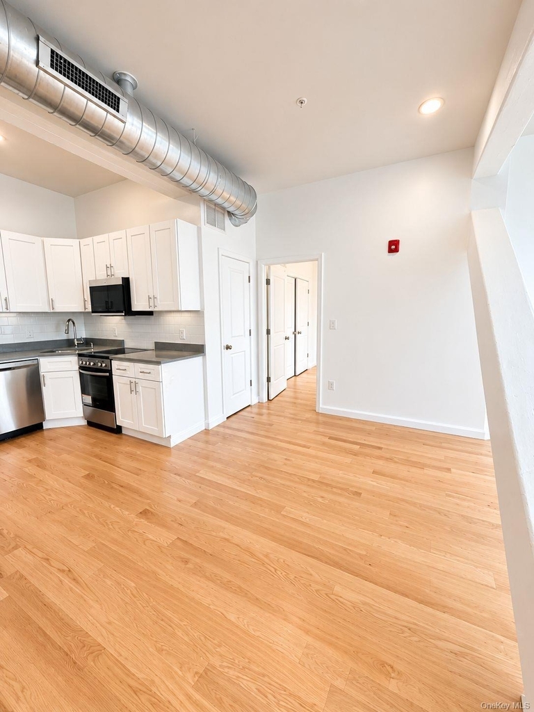 155 S River St - Photo 6