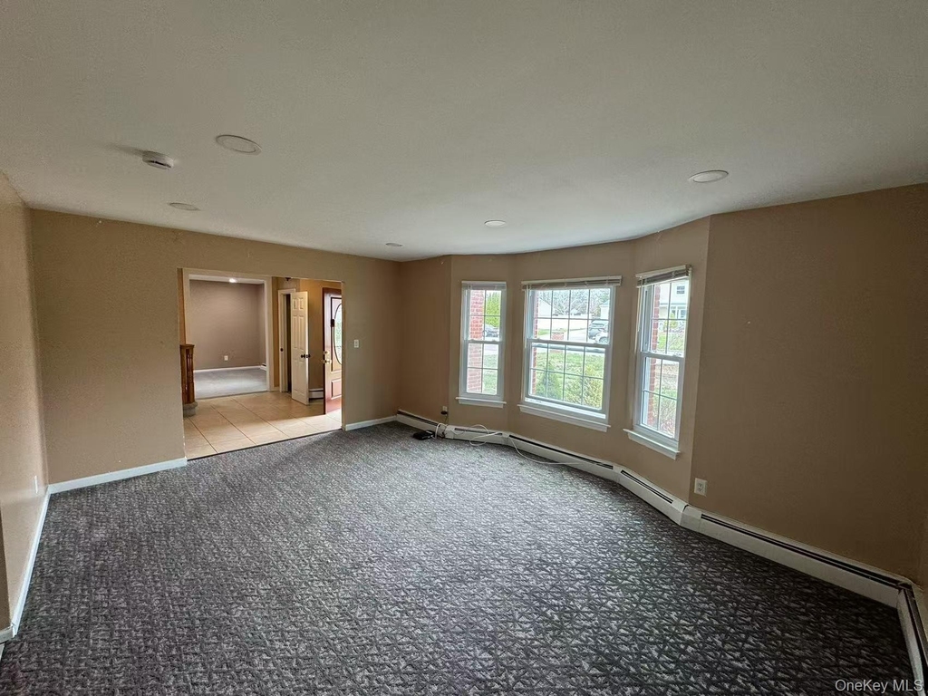 80 Lincoln Avenue - Photo 2
